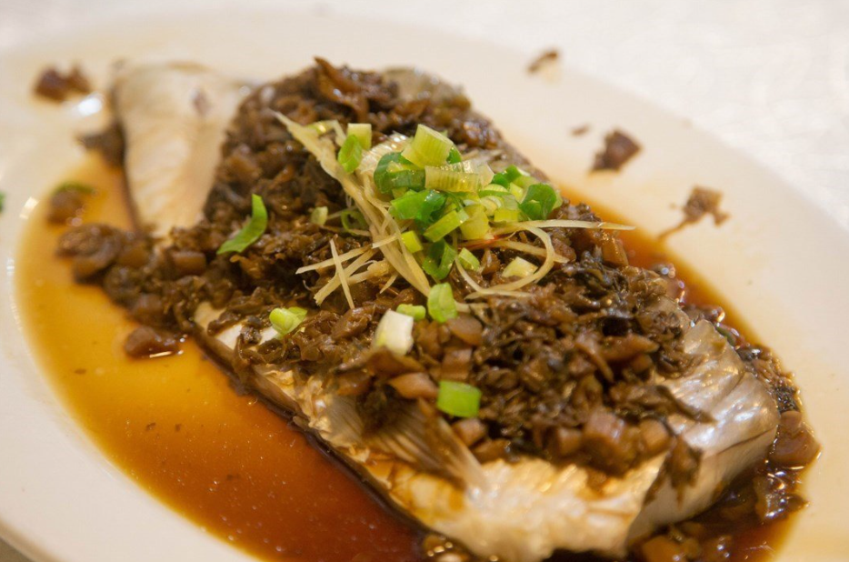 梅菜蒸鯇魚